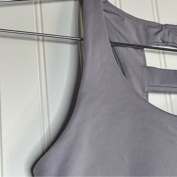 Gilly Hicks Ruched Bike Shorts Sports Bra Set - Picture 4 of 11